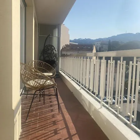 Apparemment 2 Pieces Ensoleille * Cannes